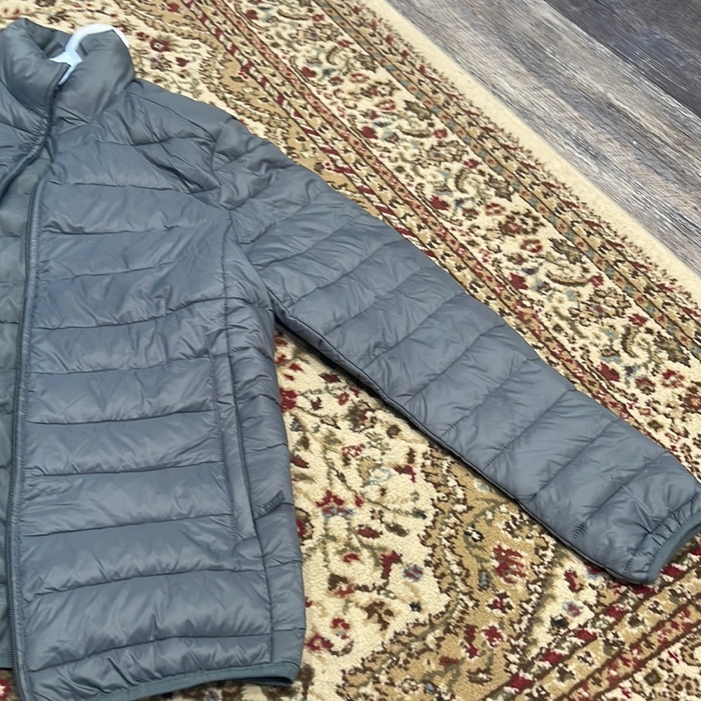 Amazon Essentials Puffed Jacket For Men - image 4